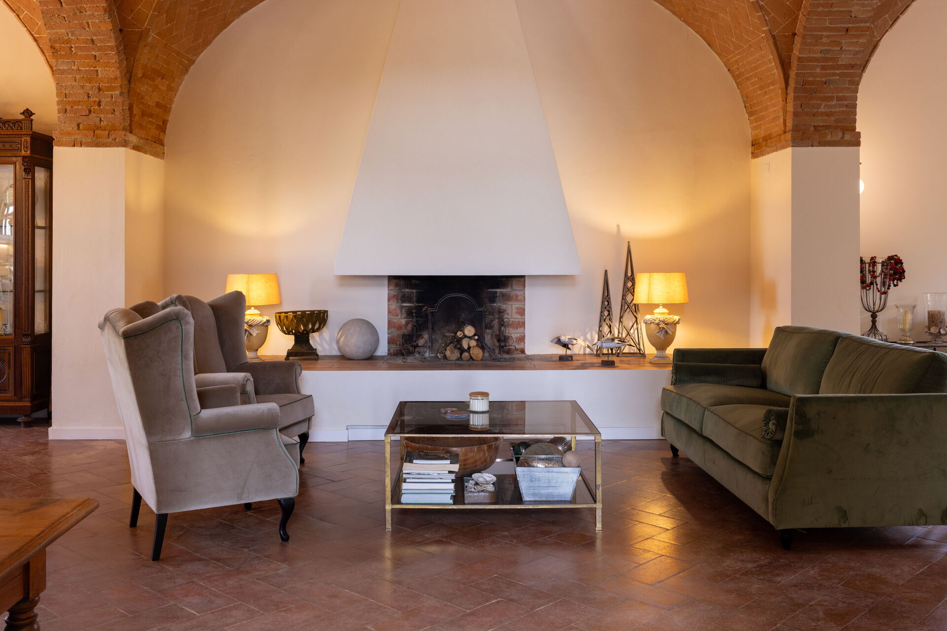 The salon with fireplace